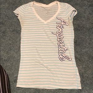Aeropostale v neck